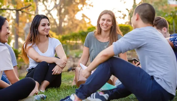 how to start a conversation with a girl,tips to talk to a girl,how to approach a girl,conversation starters for girls,impress a girl by talking,how to keep a conversation going,best way to talk to a girl,first impression tips for men,smooth conversation tips with girls,how to connect with a girl