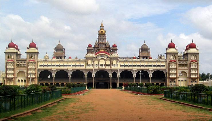 सांस्कृतिक विरासत और खूबसूरती के लिए जाना जाता हैं मैसूर शहर, जानें यहां के मशहूर पर्यटन स्थल