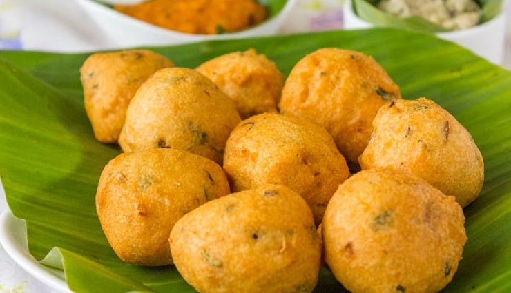 सुबह ब्रेकफास्ट के दौरान लें साउथ इंडियन मैसूर बोन्डा का स्वाद #Recipe mysore bonda recipe,recipe,recipe in hindi,special recipe