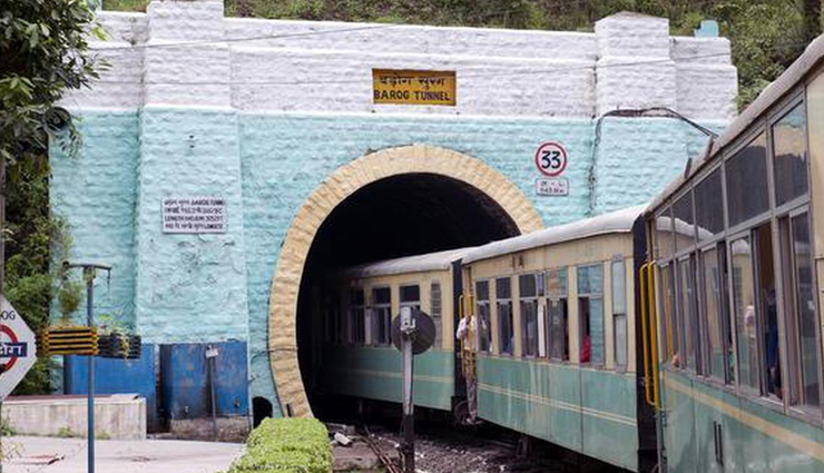 mysterious places,mysterious places in india,india,bhangarh fort,shani shingnapur,haunted tunnel no 33 of barog,town of twins,kodinhi,scary aleya ghost lights of west bengal