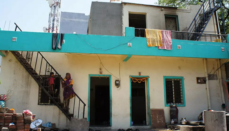 mysterious places,mysterious places in india,india,the hanging pillar at lepakshi,andhra pradesh,levitating stone at shivapur,maharashtra,houses in shani shingnapur,maharashtra,with no doors,the magnetic hill of leh,ladakh,the lake of skeletons at chamoli,uttarakhand,the shrine of om banna,rajasthan