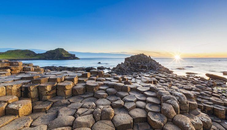 mysterious places,beautiful places on earth,mysterious places on earth,tulip fields,netherlands,tunnel of love,ukraine,salar de uyuni,bolivia,hitachi seaside park,japan,slope point,new zealand,tianzi mountains,china,emerald ice,russia,giants causeway,northern ireland,glowing beach,maldives