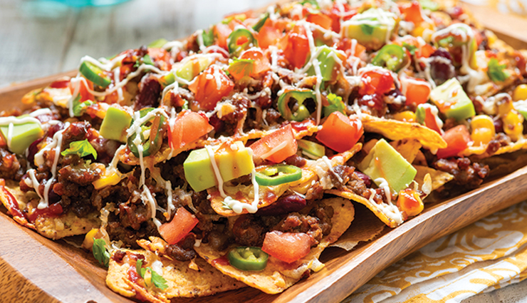 quick and easy nachos platter recipe,delicious nachos platter,easy nachos recipe,homemade nachos platter,party snack idea: nachos platter,how to make nachos platter,crispy tortilla chips recipe,cheesy nachos with toppings,quick appetizer: nachos platter,flavorful nachos recipe
