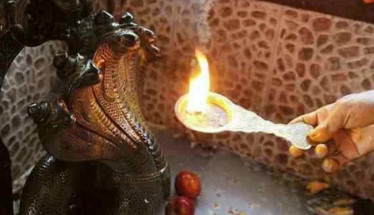 nag panchami 2019,nag panchami,worship of nagpanchami,nagpanchami mantras,worship by mantra