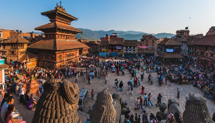 places to visit in bhaktapur,bhaktapur attractions,bhaktapur durbar square,55 windows palace,nyatapola temple,taumadhi square,thimi bhaktapur,siddha pokhari,changu narayan temple,bhairavnath temple,nagarkot views