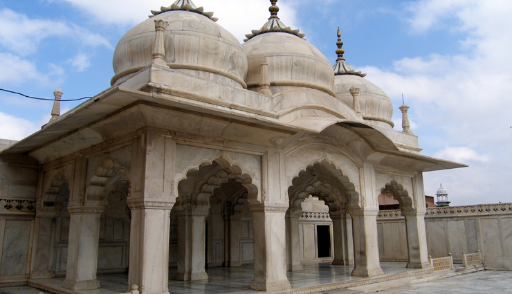 india,mosques in india,popular mosques,holidays,travel,tourism