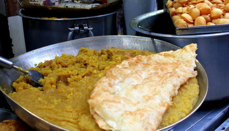 delhi,delhi celebrity enjoying food,bollywood celebrity delhi food