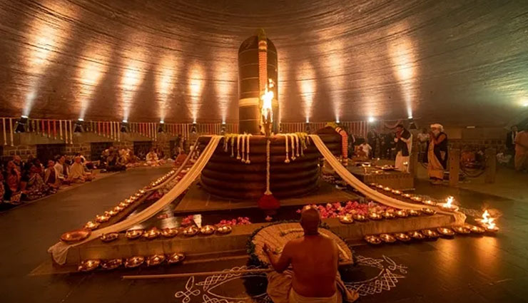 vp venkaiah naidu,venkaiah naidu joins sadhguru in maha shivratri celebration,isha foundation,maha shivratri celebration,news