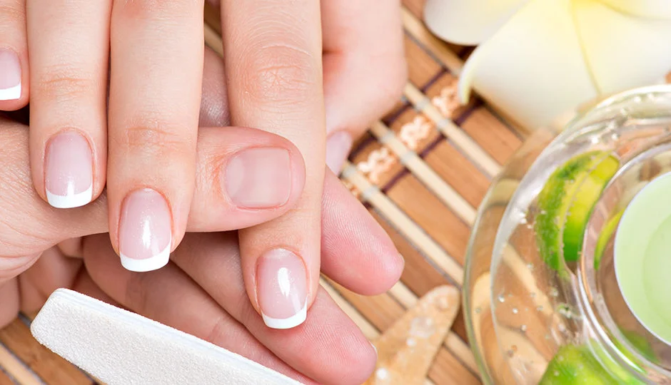 सर्दियों में नाखून हो रहे हैं कमजोर? अपनाएं ये आसान और असरदार नेल केयर टिप्स