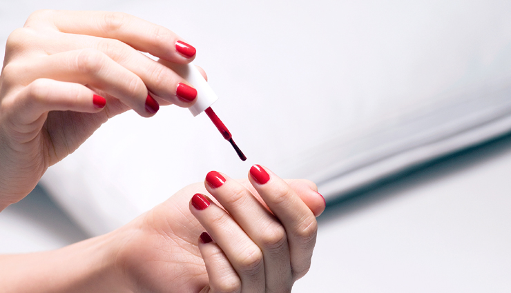 Here is How You Can Dry Your Nail Polish Instantly