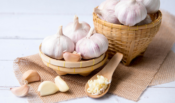 इन उपायों की मदद से नाखूनों को बनाए मजबूत, बार-बार टूटने की परेशानी से मिलेगा छुटकारा troubled by frequent breakage of nails get long and beautiful nails with these remedies,beauty tips,beauty hacks