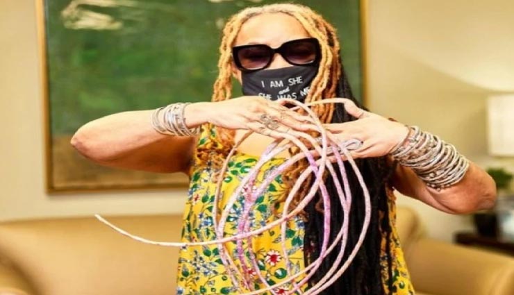 सबसे लंबे नाखून रखने का गिनीज बुक बनाने वाली महिला के कटे नाखून, देखें विडियो