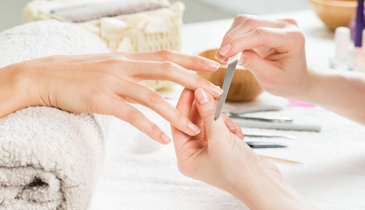5 Things That are Dangerous For Your Nails