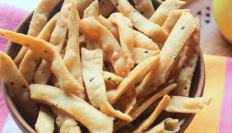 Recipe- Amazing Evening Snack Mathi Namak Para
