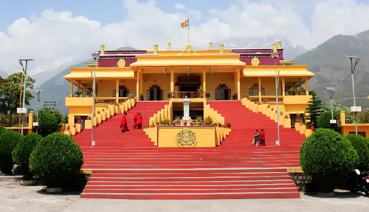 buddhist temples in india,mahabodhi temple bodh gaya,mahaparinirvana temple kushinagar,buddhist pilgrimage india,famous buddhist sites,spiritual travel india,buddhism in india,ancient buddhist temples,indian religious heritage,buddhist architecture india