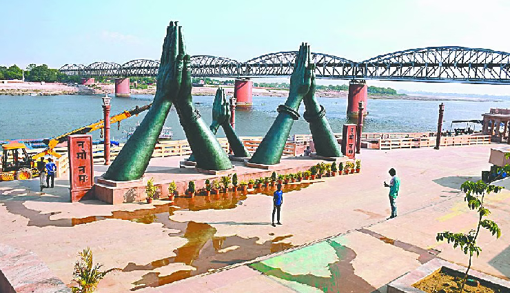 famous ghats in varanasi,best ghats to visit in varanasi,varanasi ghats tourism,top ghats in varanasi,varanasi spiritual ghats,ghats on the ganges in varanasi,must-visit ghats varanasi,varanasi cultural ghats,assi ghat varanasi,darbhanga ghat varanasi,manikarnika ghat significance,namo ghat varanasi,chet singh ghat history,dashashwamedh ghat ganga aarti,scindia ghat varanasi,varanasi sacred ghats,historical ghats varanasi,varanasi riverfront ghats,ghats of the ganges river,varanasi pilgrimage sites