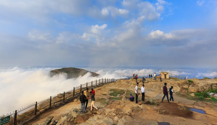 नंदी हिल्स : बैंगलोर का खूबसूरत हिल स्टेशन, इन स्थानों पर घूमने का भी लें मजा, पैराग्लाइडिंग है आकर्षण