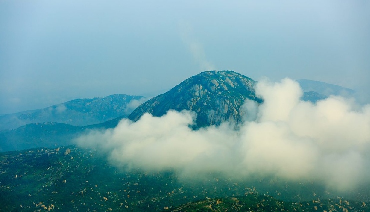 karnataka tourism,karnataka travel guide,mysore palace,coorg coffee plantations,hampi unesco heritage,bengaluru city tour,karnataka temples,karnataka forts,nature in karnataka,spiritual places karnataka,karnataka beaches,adventure in karnataka,cultural heritage karnataka,karnataka sightseeing,travel karnataka