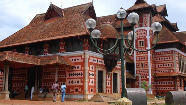 छुट्टियों में देना चाहते है बच्चों को नया अनुभव, बनाए भारत के 4 बड़े एवं अनोखे म्यूजियम घूमने का प्लान biggest museums,holidays,napier museum in thiruvananthapuram,shankar international doll museum,the price of whales museum,ahl heritage center and aerospace museum,travel