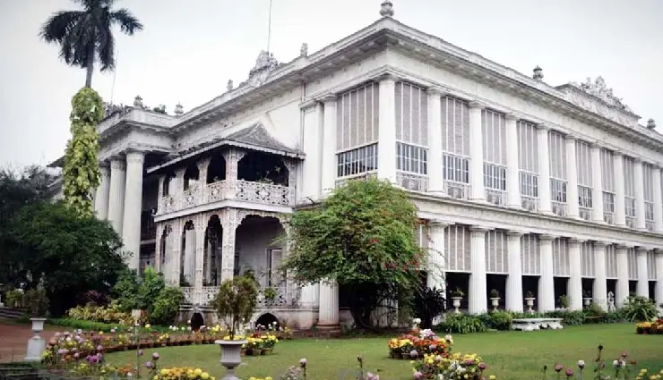 kolkata travel guide,best places to visit in kolkata,kolkata tourism,historic trams in kolkata,colonial architecture kolkata,things to do in kolkata,city of joy,kolkata culture,kolkata food destinations,kolkata must-see attractions