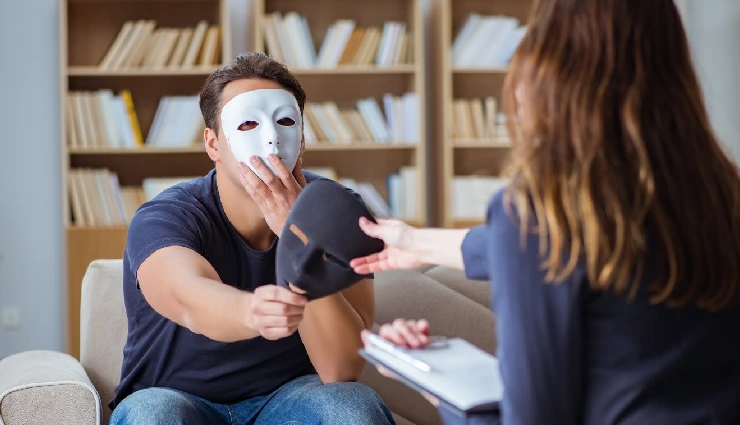 toxic relationship signs,emotional abuse,unhealthy relationship traits,types of toxic relationships,recognizing toxic people,mental health and relationships,relationship red flags,toxic friendships,toxic family dynamics,emotional manipulation,self-worth in relationships,how to identify toxic behavior