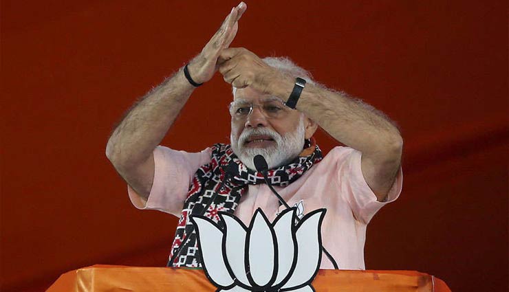 सिलीगुड़ी रैली में ममता बनर्जी पर जमकर बरसे पीएम मोदी कहा - गरीबों का भला नहीं होने देना चाहती दीदी