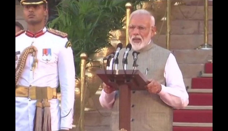 मोदी दूसरी बार प्रधानमंत्री बने, आज पद और गोपनीयता की ली शपथ