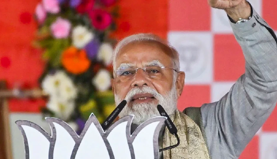 'कांग्रेस खुद RJD को हराना चाहती है' — छपरा में पीएम मोदी का इंडिया गठबंधन पर तीखा वार