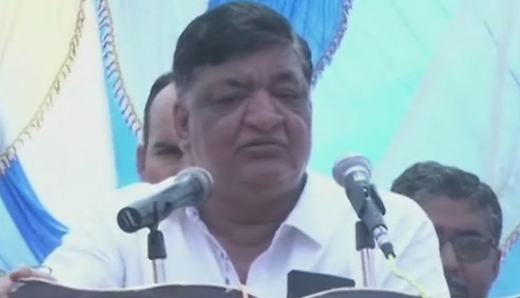 24 मई को मायावती कहेंगी कि मैं गठबंधन तोड़ती हूं और अखिलेश यादव चौराहे पर बानरों की तरह दौड़ता दिखाई देगा : नरेश अग्रवाल