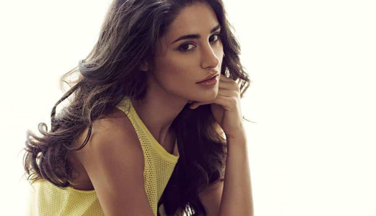 Nargis Fakhri To Make Bollywood Comeback With Amavas