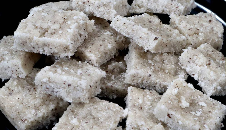 जन्माष्टमी पर लड्डू गोपाल को लगाएं नारियल पाग का भोग, होता है ऐसा प्रसाद जो देता है सबको आनंद #Recipe जन्माष्टमी पर लड्डू गोपाल को लगाएं नारियल पाग का भोग, होता है ऐसा प्रसाद जो देता है सबको आनंद #Recipe