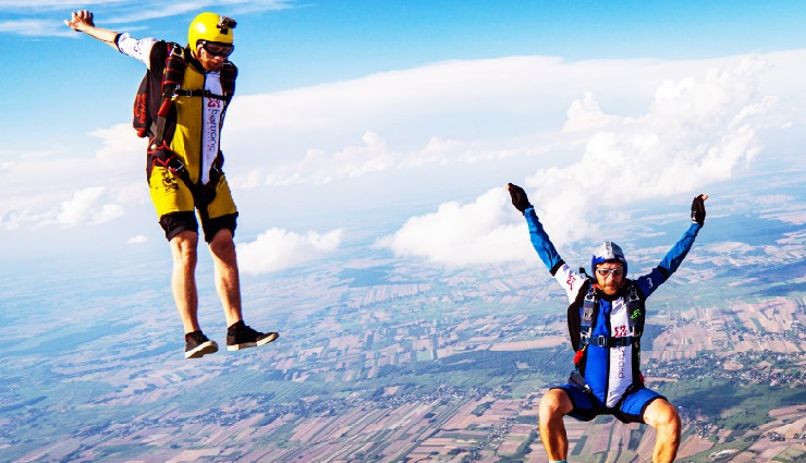 8 places to enjoy skydiving in india,best skydiving spots in india,skydiving adventures in india,tandem jumps india,static jumps india,aamby valley skydiving,deesa skydiving,dhana skydiving,narnaul skydiving,bir billing skydiving,mysore skydiving,aligarh skydiving,pondicherry skydiving,skydiving training india,skydiving camps india