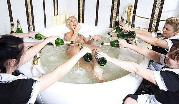 kamalia,pakistani,champagne,weird story