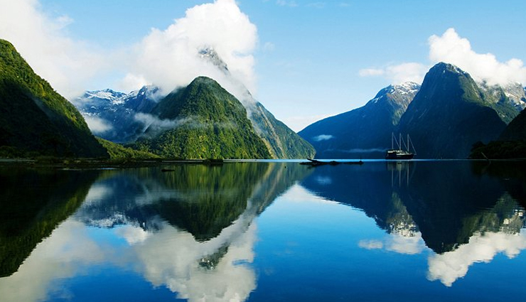 national parks,national parks in the world,must visit national parks,fiordland national park,new zealand,tikal national park,guatemala,kruger national park,south africa,galapagos national park,ecuador,kluane national park and reserve,canada,fuji-hakone-izu national park,japan