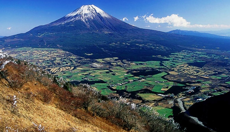 national parks,national parks in the world,must visit national parks,fiordland national park,new zealand,tikal national park,guatemala,kruger national park,south africa,galapagos national park,ecuador,kluane national park and reserve,canada,fuji-hakone-izu national park,japan