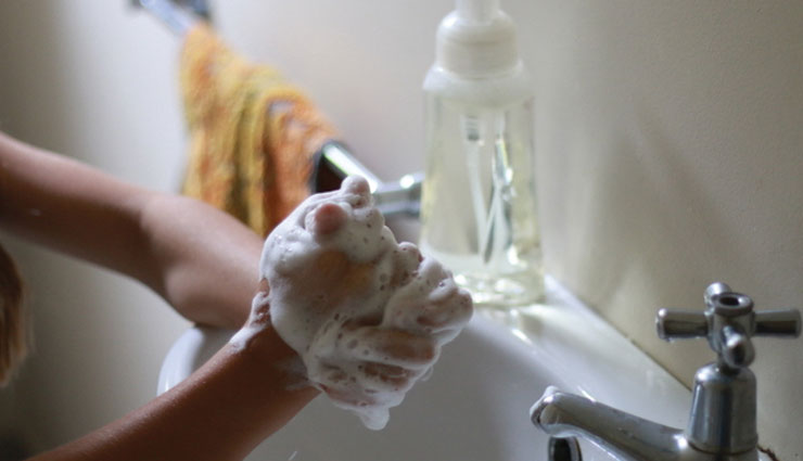 बेकार साबुन को फेके नहीं सिर्फ 5 मिनट में तैयार करें महंगा हेंडवाश