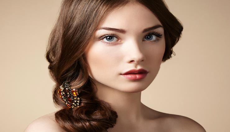 चेहरे को कुदरती निखार देगा केसर का यह फेसपैक, जानें इसका तरीका