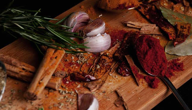 natural medicines,spices as natural medicines,spices,turmeric,ginger,Olive Oil,cloves,cayenne pepper