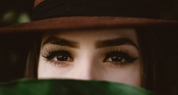 eyes color,nature of person from eyes color,nature of person,astrology tips