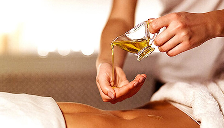 नाभि में दो बूंद तेल दूर कर सकता हैं कई बीमारियां, जानें इससे मिलने वाले फायदे 