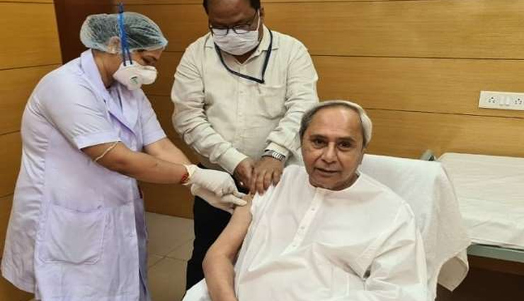 Covid-19 Vaccination: नवीन पटनायक ने ली वैक्सीन की पहली डोज़; विपक्ष नेता मल्लिकार्जुन खड़गे ने कही ये बात