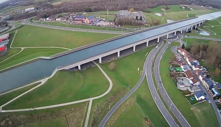 navigable aqueducts,pontcysyllte aqueduct,uk,haverud aqueduct,sweden,magdeburg water bridge,germany,aqueduct ringvaart haarlemmermeer,netherlands,pont du sart aqueduct,belgium,aqueduct veluwemeer,netherlands