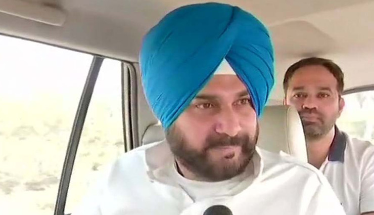 Navjot Singh Sidhu Calls Rahul Gandhi His Caption