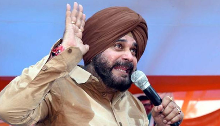 राहुल गांधी बहुत बड़ी चीज़ हैं, मैं एके-47 हूं तो वह तोप हैं : नवजोत सिंह सिद्धू 