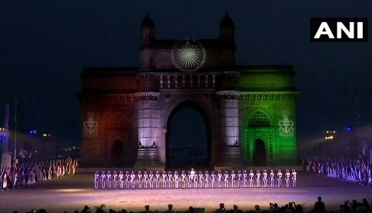 नौसेना दिवसः रंगो की रौशनी से सराबोर गेटवे ऑफ इंडिया, 'बीटिंग द रिट्रीट' रिहर्सल में सेना ने दिखाया दम
