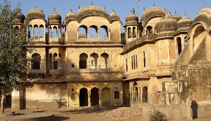 jhunjhunu,rajasthan,shekhawati,havelis,frescoes,rani sati temple,khetri mahal,modi haveli,mandawa,badalgarh fort,nawalgarh,tibrewala haveli,ganeriwala haveli,alsisar mahal,sun temple,indian heritage,indian culture,historical sites,tourist attractions,travel destinations