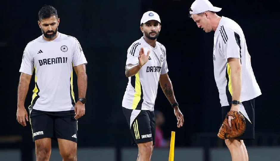 टीम इंडिया से बाहर होने के बाद KKR में मिलेगा नया मौका, हेड कोच बन सकते हैं अभिषेक नायर