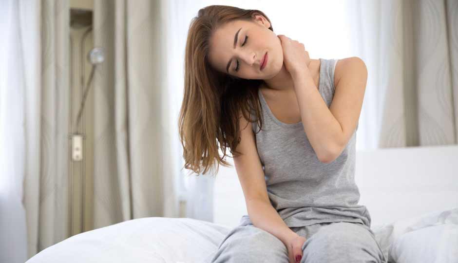 15 Effective Home Remedies to Treat Neck Pain Naturally