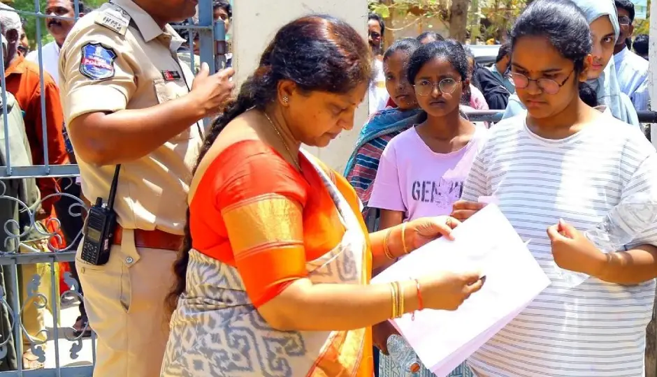 चार बच्चे पहले ही बने डॉक्टर, क्या अब पांचवें के लिए खरीदा गया NEET पेपर? CBI की गिरफ्त में पूरा परिवार
