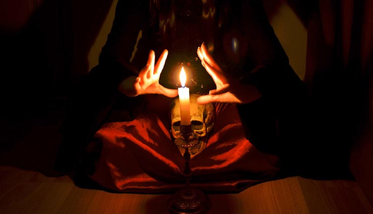 astrology tips,astrology tips in hindi,spider webs in home,ominous effects of spider webs